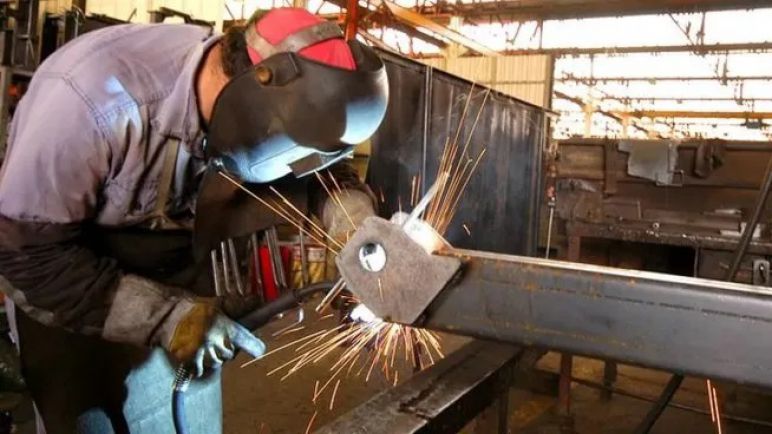 Economistas advierten un retroceso en la actividad económica de julio